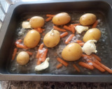 Foto del paso 3 de la receta: Entrecot de ternera con patatas y zanahorias al horno