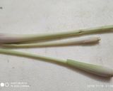 A picture of step 1 of Lemongrass shrimps prawns.