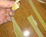 Foto del paso 9 de la receta: Tallarines caseros y moñitos para la sopa