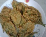 A picture of step 3 of Spinach pakoda.