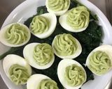 Foto langkah ke 4 dari resep "Avacado Deviled Eggs" (No Mayo).