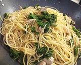 Foto del paso 4 de la receta: Spaghetti con pollo, kale y limón