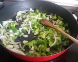 Foto del paso 2 de la receta Fideuá de merluza 🐟