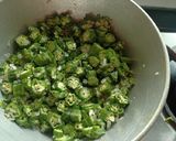 A picture of step 2 of Bhindi Masala.