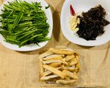 彌生家韭菜炒甜不辣的食譜步驟1照片
