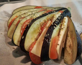 Foto del paso 4 de la receta: Abanicos de berenjena al horno con tomate y queso