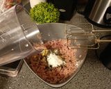 รูปขั้นตอนการทำที่ 3 ของ ลูกชิ้นหมู และ หมูยอ homemade ง่ายๆ ใช้สูตรเดียวกันได้เลย