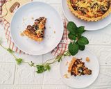 Foto langkah ke 4 dari resep Cheesy Mushroom Pie.