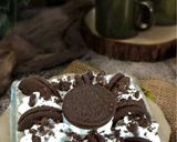 Foto del passaggio 10 della ricetta Cheesecake Oreo al cioccolato senza cottura