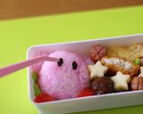 A picture of step 4 of Kirby and Waddle Dee Sports Day Character Bento.