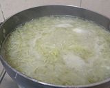 A picture of step 1 of Doodhi ka Halwa.