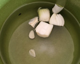 Foto del paso 1 de la receta: CALDO DE POLLO ROJO 🍗