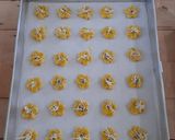 Foto langkah ke 5 dari resep Garlic Cheese Cookies.
