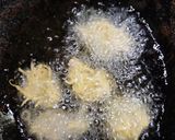 A picture of step 4 of Raw papaya pakoda.