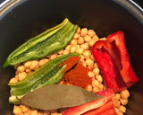 Foto del paso 4 de la receta: Garbanzos con langostinos