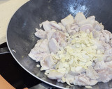 Foto del paso 3 de la receta: Pollo y verduras con kimchi