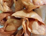 A picture of step 4 of Chicken wonton.
