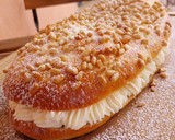 Foto del paso 18 de la receta: Coca de Sant Joan 2024 v1: De piñones rellena de nata y coulis de frutos rojos