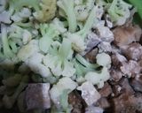 Foto langkah ke 1 dari resep Cah tetelan brokoli.