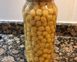Foto del paso 1 de la receta: Garbanzos con bacalao y langostinos