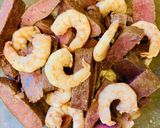 A picture of step 2 of Ostrich stew with shrimp and sage.