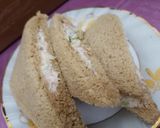 A picture of step 4 of Tuna sandwich in brown bread 🍞.