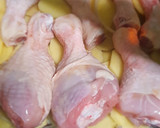 Foto del paso 5 de la receta: Muslitos de pollo al horno
