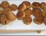 Foto del passaggio 5 della ricetta Polpette di zucchine e robiola