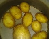 A picture of step 4 of Aloo bhujiya.