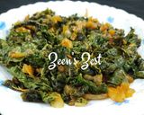 A picture of step 3 of Curled Kale Fry.