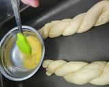 Foto del paso 12 de la receta: Pan trenzado sencillo con crema de leche