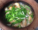 รูปขั้นตอนการทำที่ 4 ของ กุ้งอบวุ้นเส้นหม้อดิน
