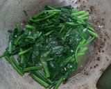 Foto langkah ke 3 dari resep Cah poileng bawang putih.