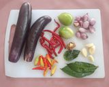 Foto langkah ke 1 dari resep Tumis Terong Teri Terasi Pedas.
