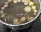 A picture of step 4 of Phở Bò (Vietnamese Beef Noodle Soup).