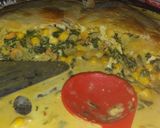 Foto del paso 7 de la receta: Tarta de verduras (acelga, cebolla, choclo cebollita de verdeo, zanahoria rallada y queso fresco)