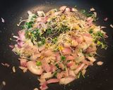 Foto del paso 2 de la receta: Hígado encebollado con uvas