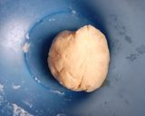 A picture of step 2 of CHICKEN PIE😍.