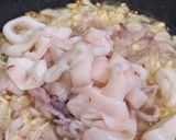 Foto langkah ke 2 dari resep Tumis Cumi Campur Sat Set.