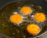 A picture of step 3 of Fried Soft Egg Yolk.