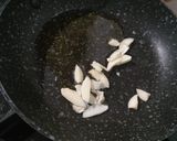 Foto langkah ke 3 dari resep Buncis bakso bawang putih.