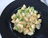 Foto del paso 1 de la receta: Ensalada de patatas y salmón