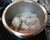 Foto del paso 1 de la receta: Pollo a la pepitoria