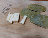 Foto del paso 2 de la receta: Rollitos de nopal con queso en caldillo de jitomate