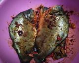 Foto langkah ke 3 dari resep Ikan Bawal Bakar Pedas Teflon.