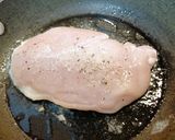 Foto del paso 1 de la receta: Ensalada de pollo con fresas