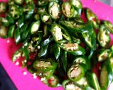 Foto langkah ke 1 dari resep Tempe orek cabe ijo.