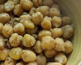 A picture of step 4 of Make tinned chickpeas better!.
