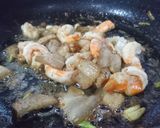 Hình bước làm 1 của món Bún gạo xào tôm thịt