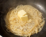 Foto langkah ke 3 dari resep Spaghetti dengan Butter Sauce.